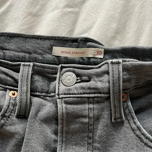 Levi's Wedgie Straight Ankle Jeans - Picture 2 of 8